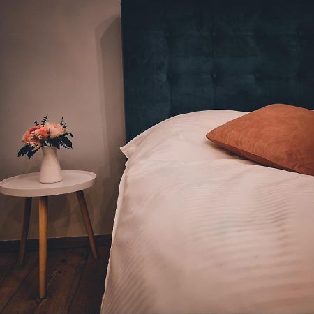 Home Central Apartment Brasov Ngoại thất bức ảnh
