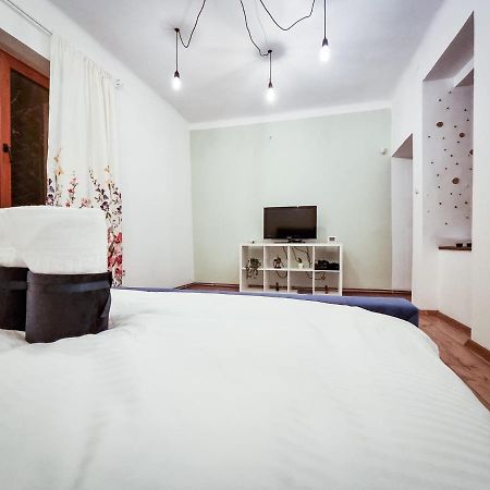 Home Central Apartment Brasov Ngoại thất bức ảnh