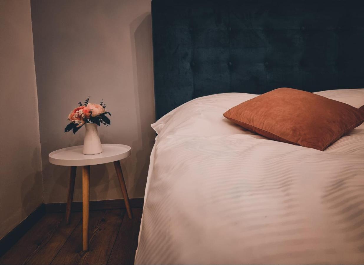 Home Central Apartment Brasov Ngoại thất bức ảnh