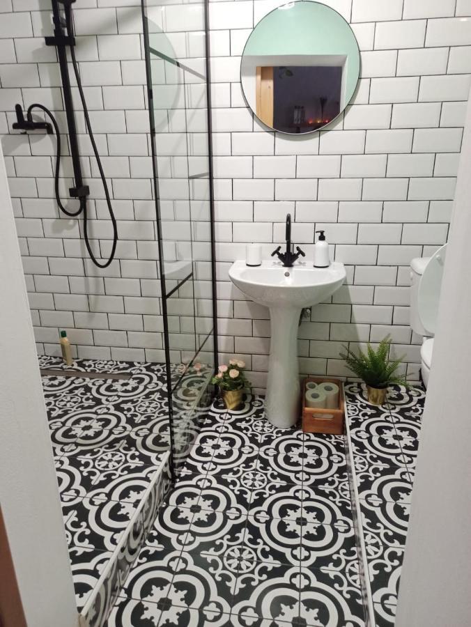 Home Central Apartment Brasov Ngoại thất bức ảnh