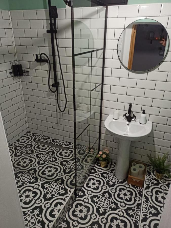 Home Central Apartment Brasov Ngoại thất bức ảnh
