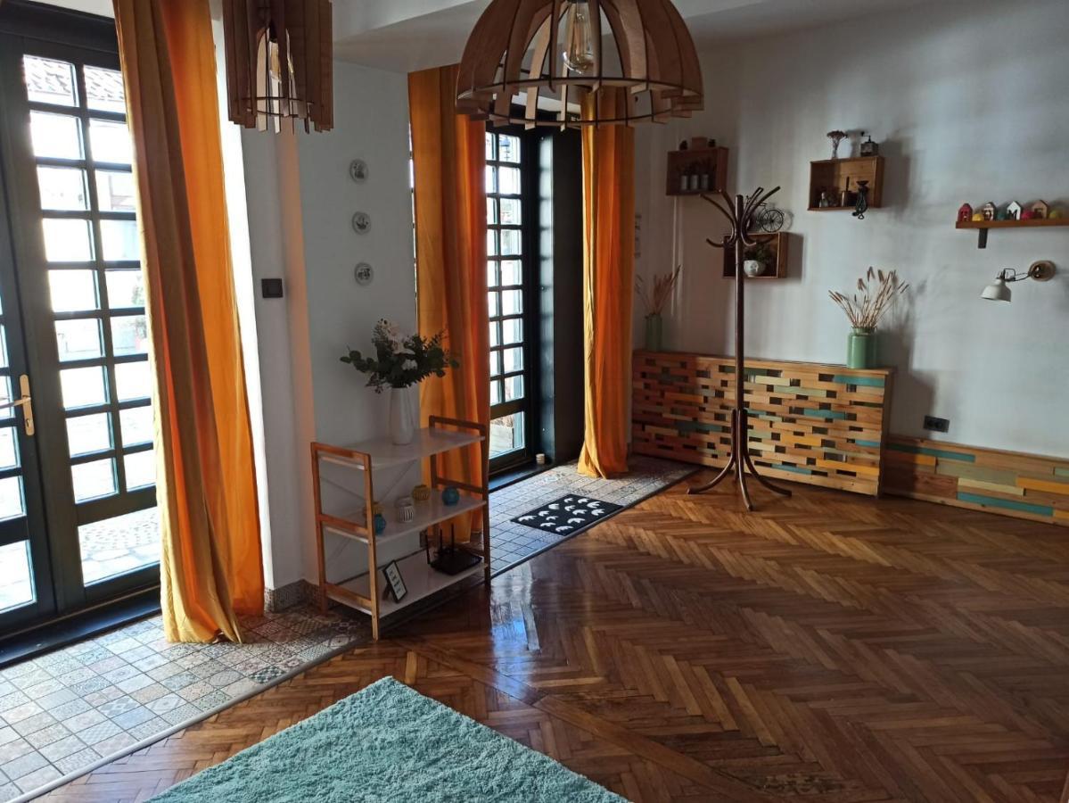 Home Central Apartment Brasov Ngoại thất bức ảnh