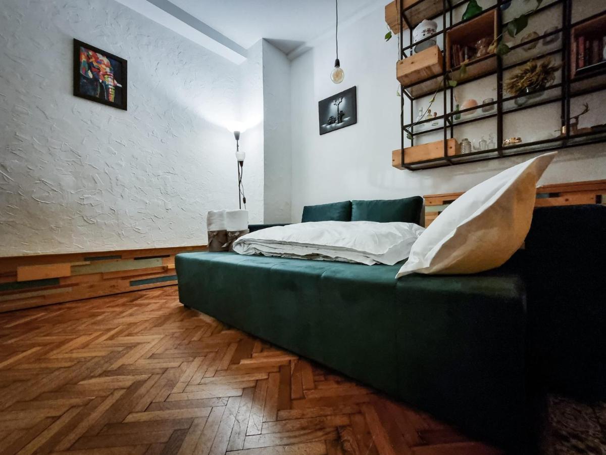 Home Central Apartment Brasov Ngoại thất bức ảnh